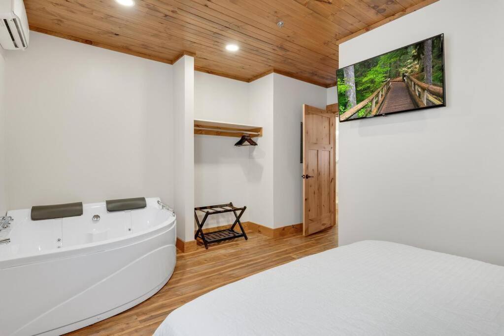 Hickory Suite - Main Street Lodge In Berlin Dış mekan fotoğraf